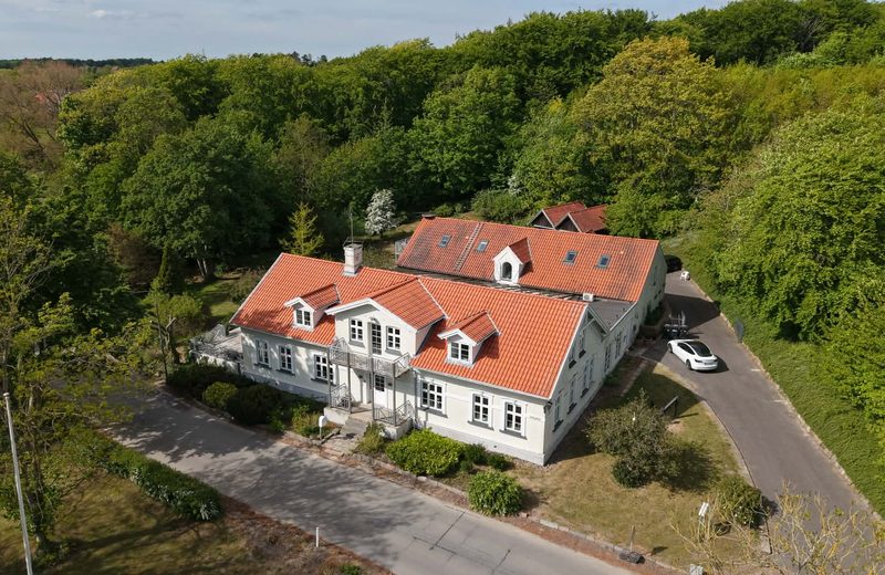 Dronefoto af ejendommen Gl. Vindingevej ved Nyborg Fjord